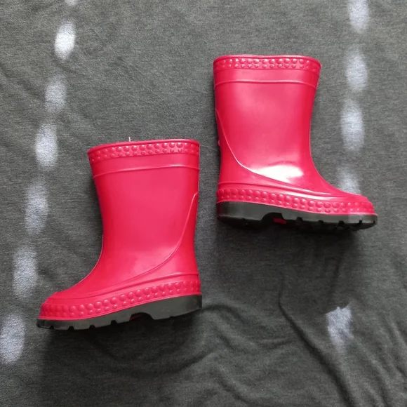 Red Rubber Boots - Picture 3 of 5